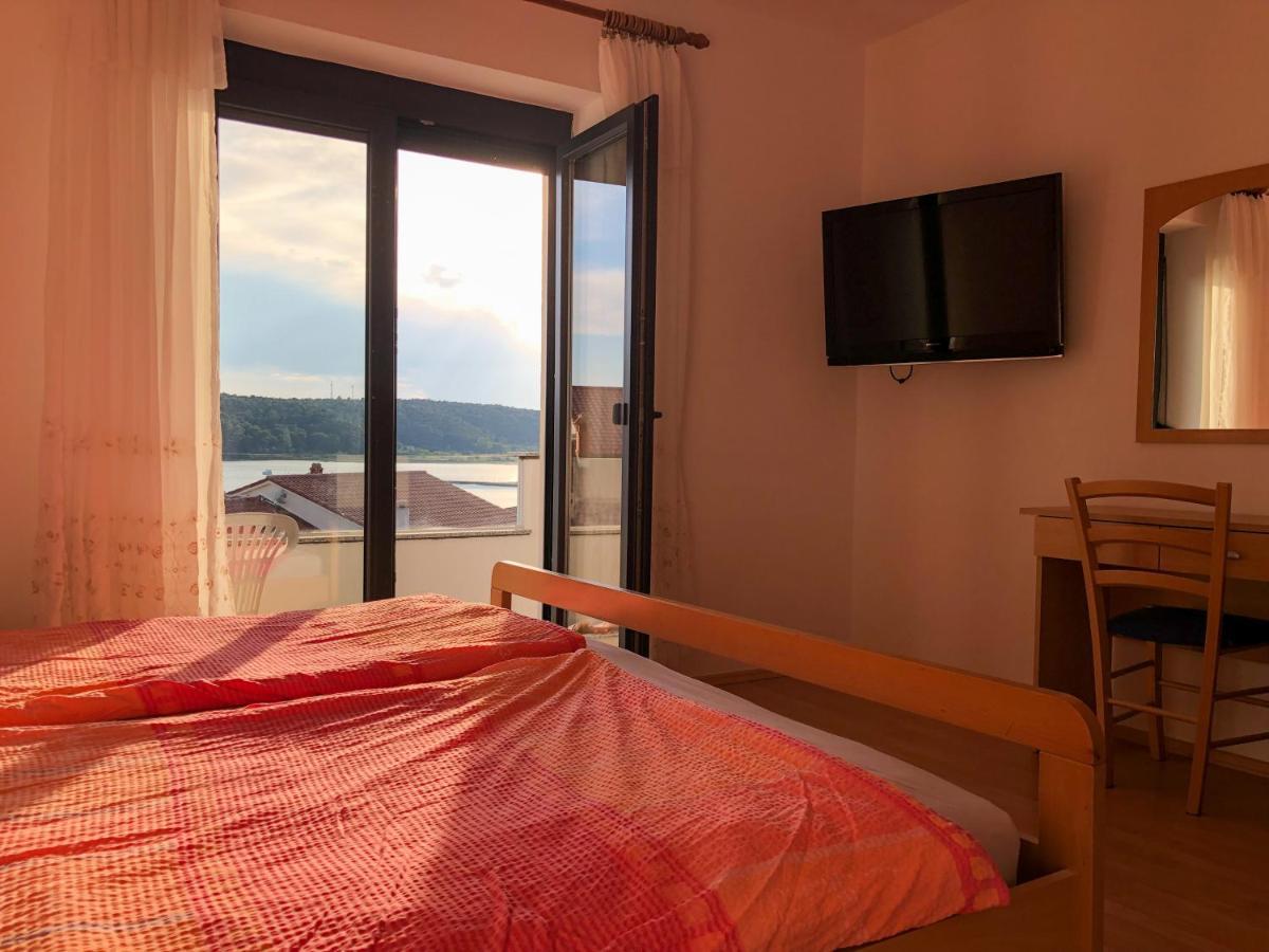 Apartments Palit Rab Buitenkant foto